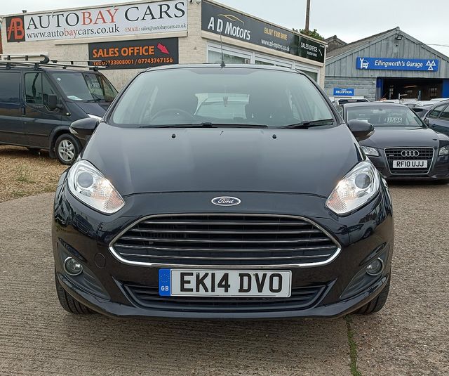 FORD Fiesta Zetec 1.0T EcoBoost 100PS Start/Stop (2014) - Picture 2
