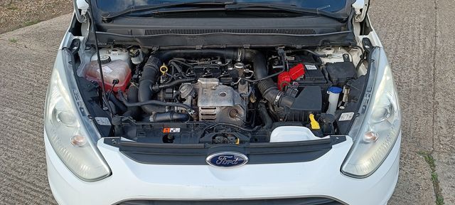 FORD B-Max 1.0T 100PS EcoBoost Zetec (2013) - Picture 21