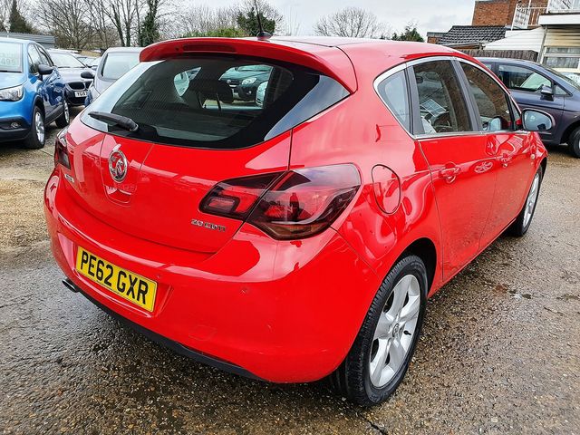 VAUXHALL Astra SRi 2.0CDTi 16v ecoFLEX S/S (2012) - Picture 3