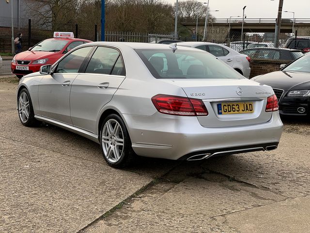 MERCEDES E-Class E300 BlueTEC SE Hybrid (2013) - Picture 4