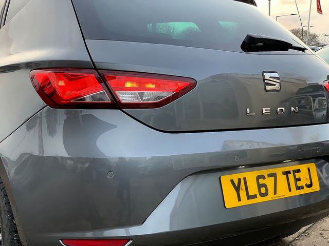 SEAT Leon 5DR SE Dynamic Technology 1.2 TSI 110PS (2018) - Picture 5