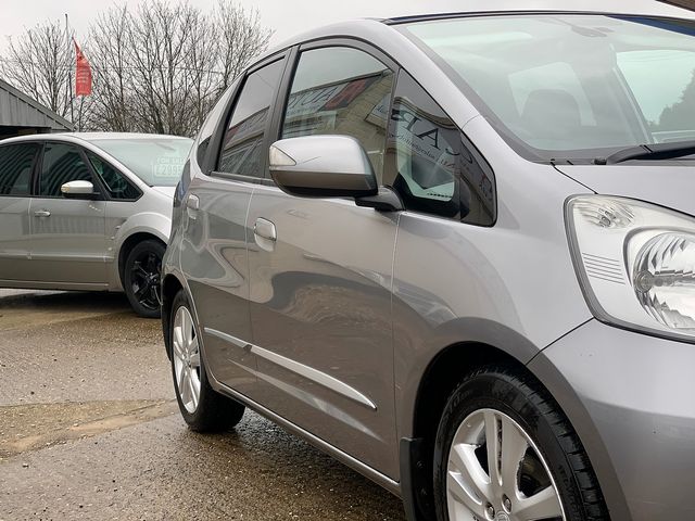 HONDA Jazz 1.4 i-vtec EX (2009) - Picture 8