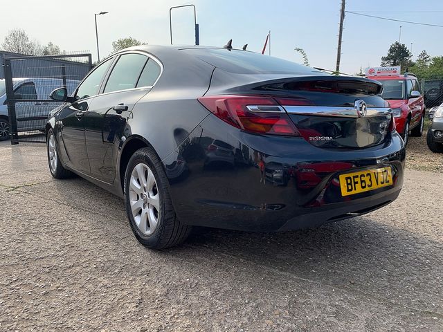 VAUXHALL Insignia SRi VX-LINE Red 2.0CDTi (160PS)4X4 S/S (2013) - Picture 4