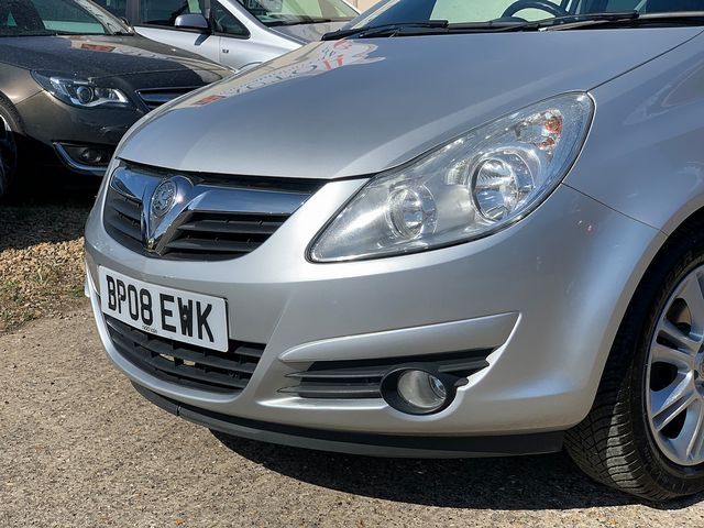 VAUXHALL Corsa Design 1.4i 16v auto (a/c) (2008) - Picture 9