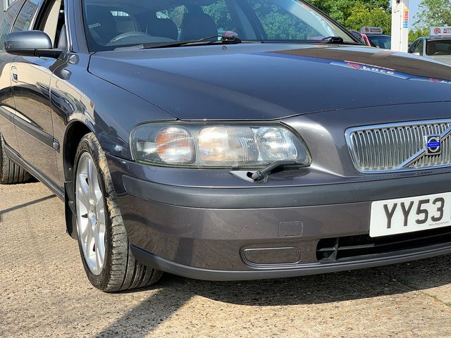 VOLVO V70 D5 S (2003) - Picture 7