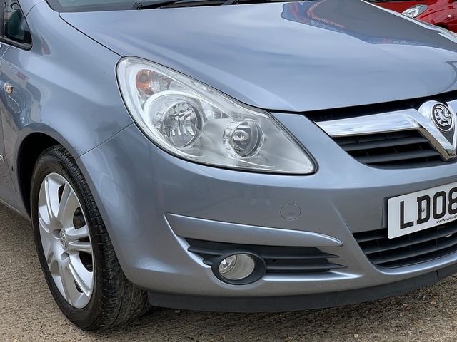 VAUXHALL Corsa Design 1.2i 16v (a/c) (2008) - Picture 7