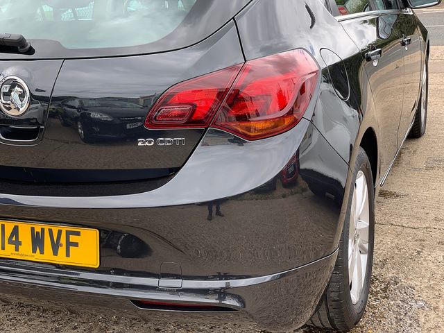 VAUXHALL Astra SRi 2.0CDTi 16v ecoFLEX S/S (2014) - Picture 6