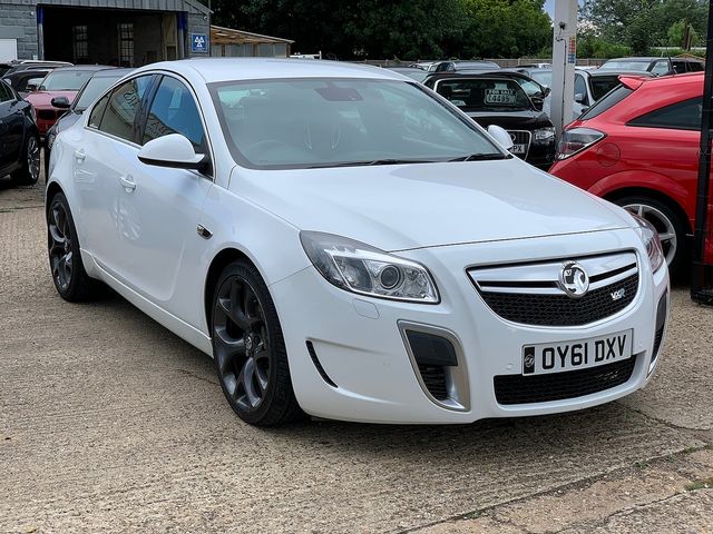 VAUXHALL Insignia VXR Nav 2.8i V6 Turbo 4X4 (2011) - Picture 2