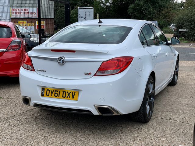 VAUXHALL Insignia VXR Nav 2.8i V6 Turbo 4X4 (2011) - Picture 3