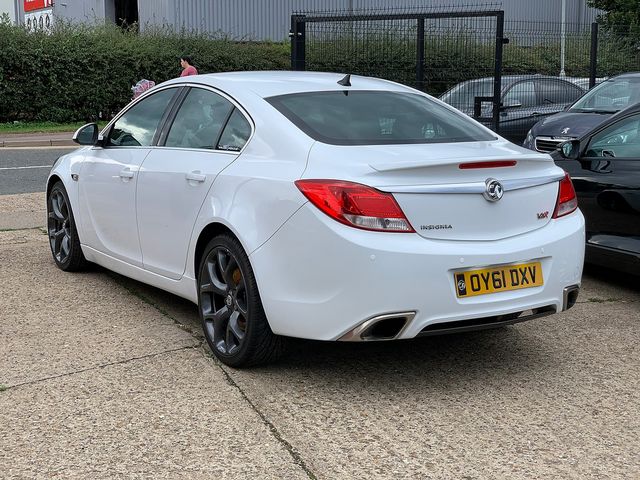 VAUXHALL Insignia VXR Nav 2.8i V6 Turbo 4X4 (2011) - Picture 4