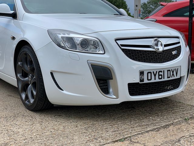 VAUXHALL Insignia VXR Nav 2.8i V6 Turbo 4X4 (2011) - Picture 7