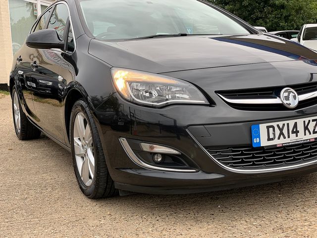 VAUXHALL Astra SRi 2.0CDTi 16v ecoFLEX S/S (2014) - Picture 7