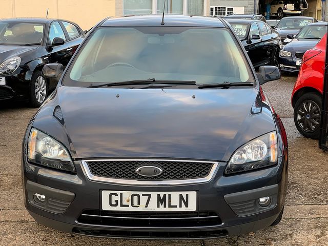 FORD Focus 1.6 Ti-VCT Zetec Climate (2007) - Picture 10