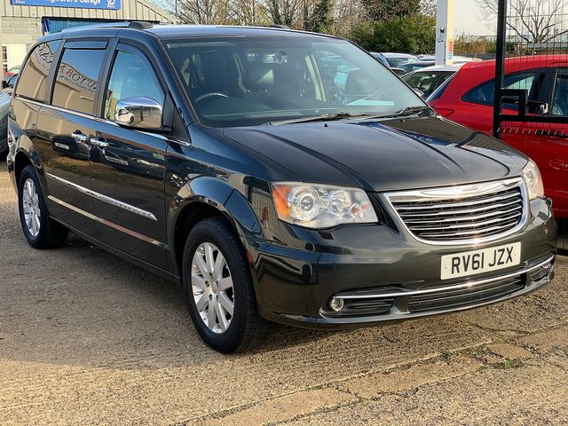 CHRYSLER Voyager 2.8 CRD LX Auto (2011) - Picture 2