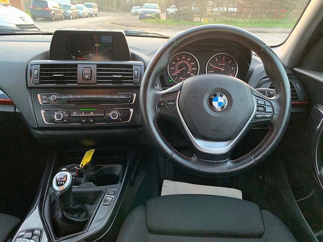 BMW 1 Series 118d Sport (2012) - Picture 17