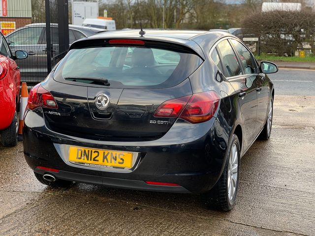 VAUXHALL Astra ELITE 2.0CDTi 16v Automatic (2012) - Picture 3