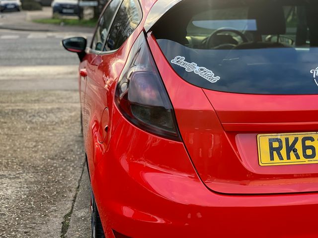 FORD Fiesta Zetec 1.0 80PS Start/Stop (2013) - Picture 5