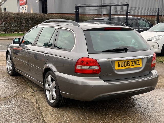 JAGUAR X-TYPE 2.2D SE (2008) - Picture 4