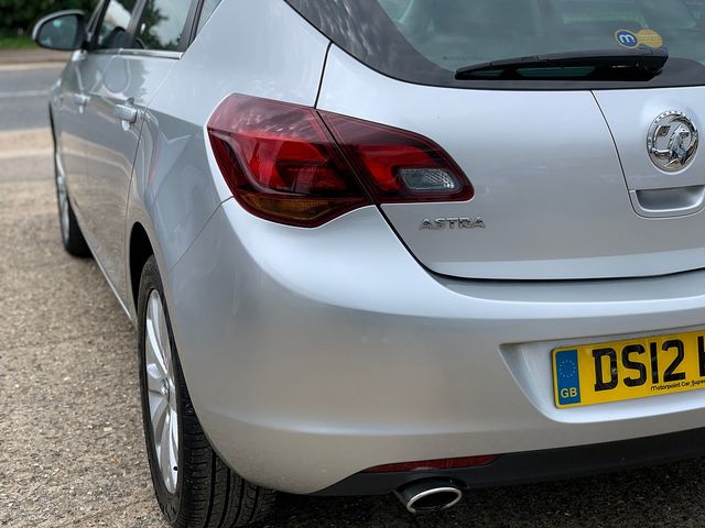 VAUXHALL Astra ELITE 2.0CDTi 16v auto (2012) - Picture 5