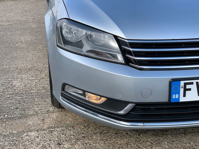 VOLKSWAGEN Passat Highline TDI BlueMotion Tech 2.0 140 PS (2012) - Picture 7