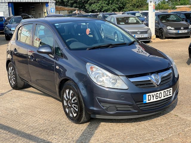 VAUXHALL Corsa Exclusiv 1.2 85PS (2010) - Picture 2