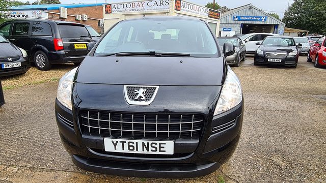 PEUGEOT 3008 Active 1.6 VTi 120 bhp (2011) - Picture 2