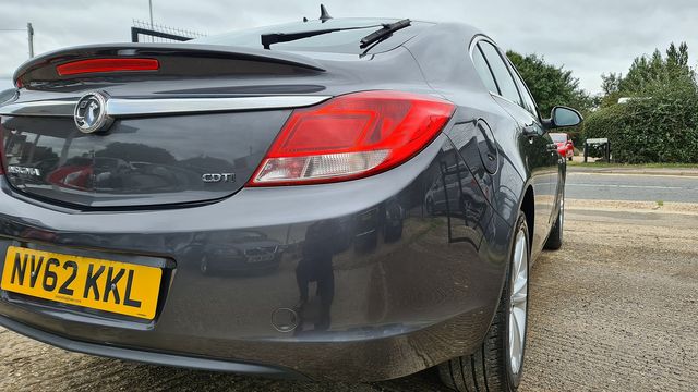VAUXHALL Insignia EXCLUSIV 2.0CDTi 16v (130PS) (2012) - Picture 13