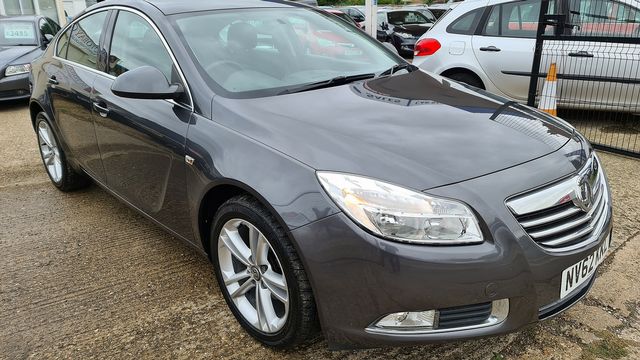VAUXHALL Insignia EXCLUSIV 2.0CDTi 16v (130PS) (2012) - Picture 3