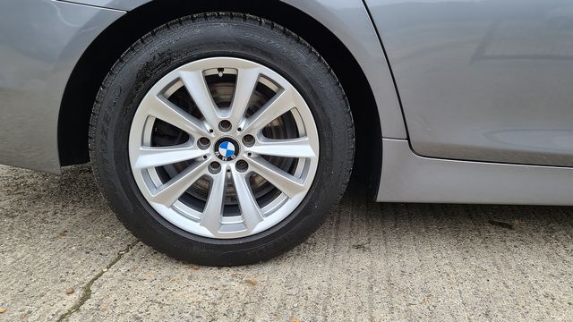 BMW 5 Series 525d SE (2012) - Picture 17