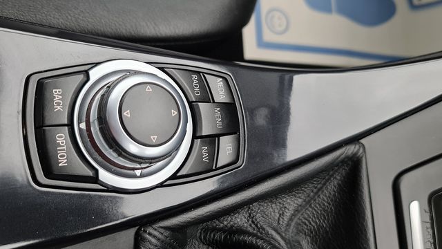 BMW 5 Series 525d SE (2012) - Picture 45