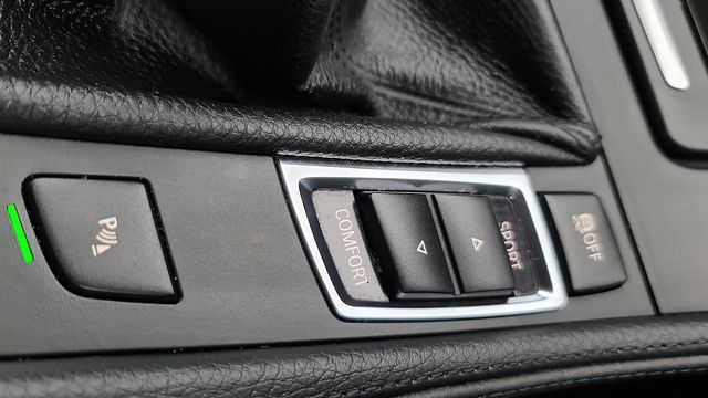 BMW 5 Series 525d SE (2012) - Picture 46