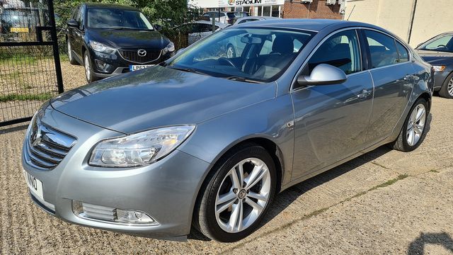 VAUXHALL Insignia SRi 1.8i 16v VVT (2011) - Picture 10