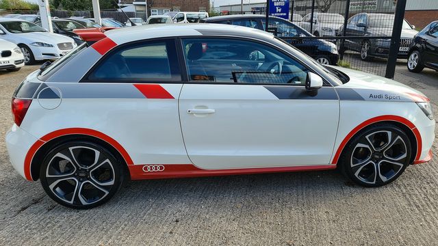 AUDI A1 1.6 TDI Competition Line 105PS (2012) - Picture 4