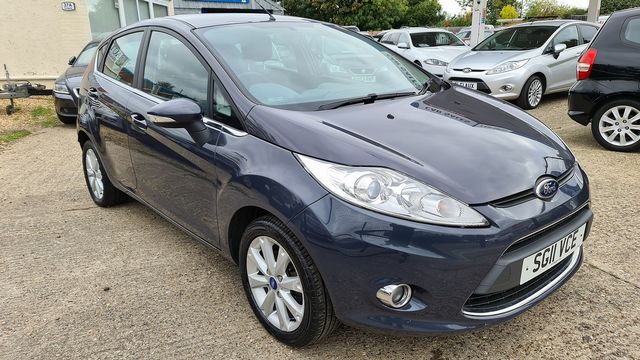 FORD Fiesta Zetec 1.4TDCi068 (2011) - Picture 3