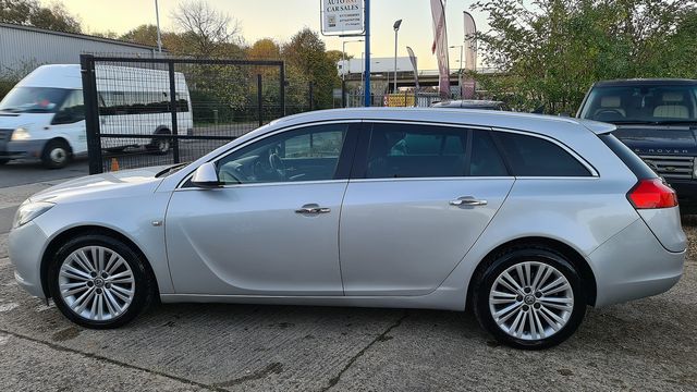 VAUXHALL Insignia Sports Tourer ELITE NAV 2.0CDTi 16v (160PS) auto (2011) - Picture 10