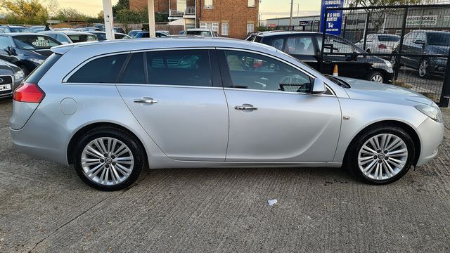 VAUXHALL Insignia Sports Tourer ELITE NAV 2.0CDTi 16v (160PS) auto (2011) - Picture 5