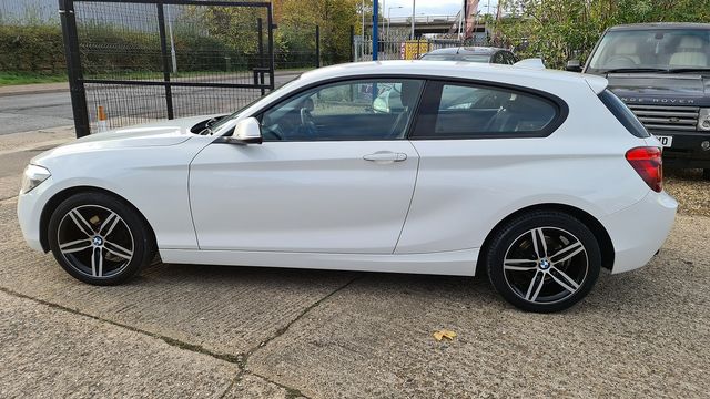 BMW 1 Series 116i Sport (2014) - Picture 13