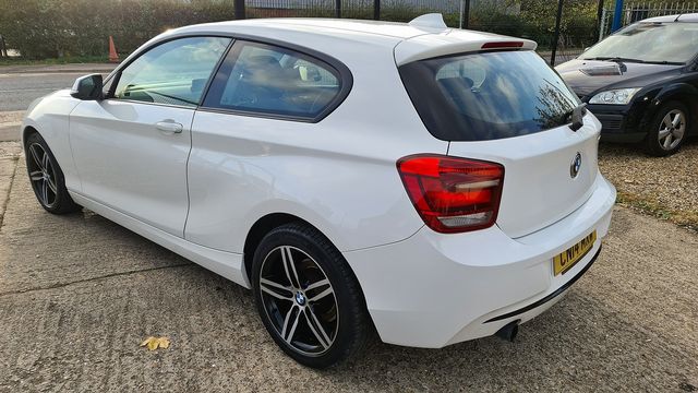 BMW 1 Series 116i Sport (2014) - Picture 8