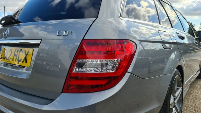 MERCEDES C-Class C 220 CDI BlueEFFICIENCY AMG Sport Auto (2012) - Picture 17