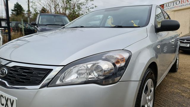 KIA cee'd 1.4 1 (2010) - Picture 8